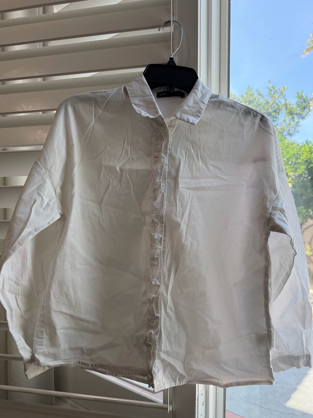 Gibson White Ruffle Front Button Down Blouse - Size M